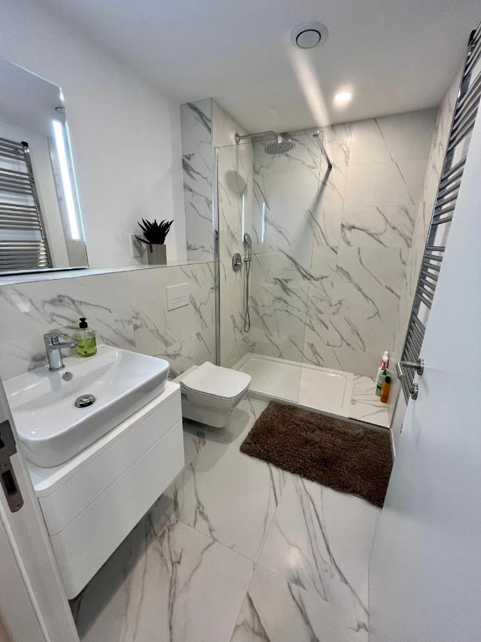 Modern Apartment With Spa And Pool Gibraltar Extérieur photo
