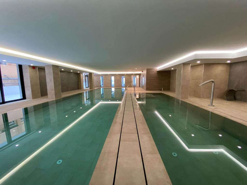 Modern Apartment With Spa And Pool Gibraltar Extérieur photo